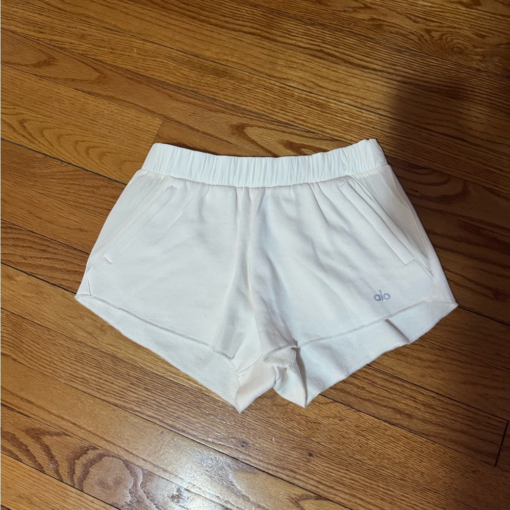 Alo Yoga In The Air Dolphin Short